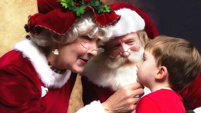 Bà già Noel có phải là vợ của ông già Noel không?